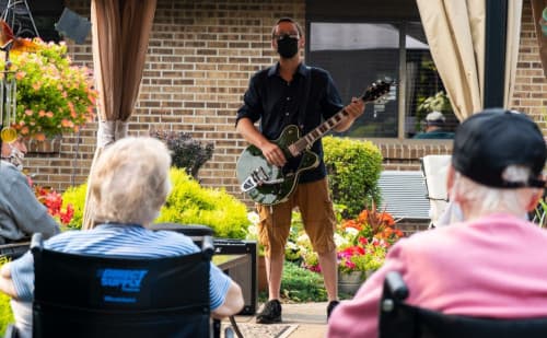 Concert in Saint Anthony Courtyard for patients